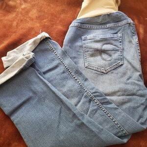 Maternity capris